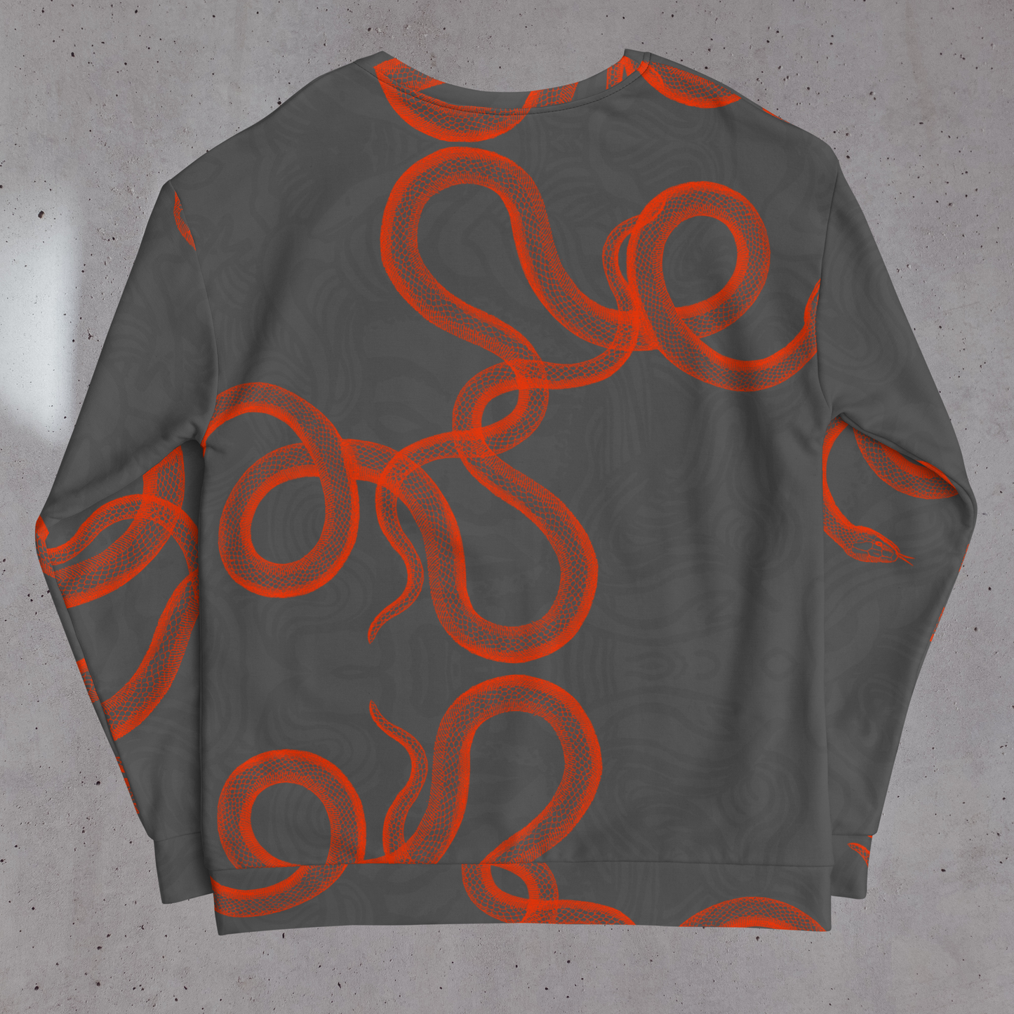 Découvrez le modèle Snake Mars Sweat : un sweat gris doux et léger, chaud et confortable, design serpent, conçu avec soin pour un résultat original et stylé. Il fait partie de la collection Automne/Hiver et existe en 4 coloris : Noir, Blanc, Orange ou Gris. Crédits photo : Astrid Manoukian. MORE on www.orangemarsofficial.com / ORANGE MARS OFFICIAL