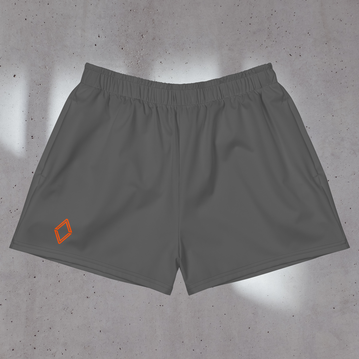 Le modèle "MINI GOTH MARS SHORT" existe en 4 coloris (orange, noir, gris ou blanc). C'est un mini short d'été confortable, taille haute à porter au-dessus des hanches, avec son design à l'arrière "ORANGE MARS" façon gothique ultra stylé. Agréable, élastique et surtout adapté à toutes les morphologies. Crédits Photographie ©Astrid Manoukian / ORANGE MARS OFFICIAL - SHOP ONLINE
