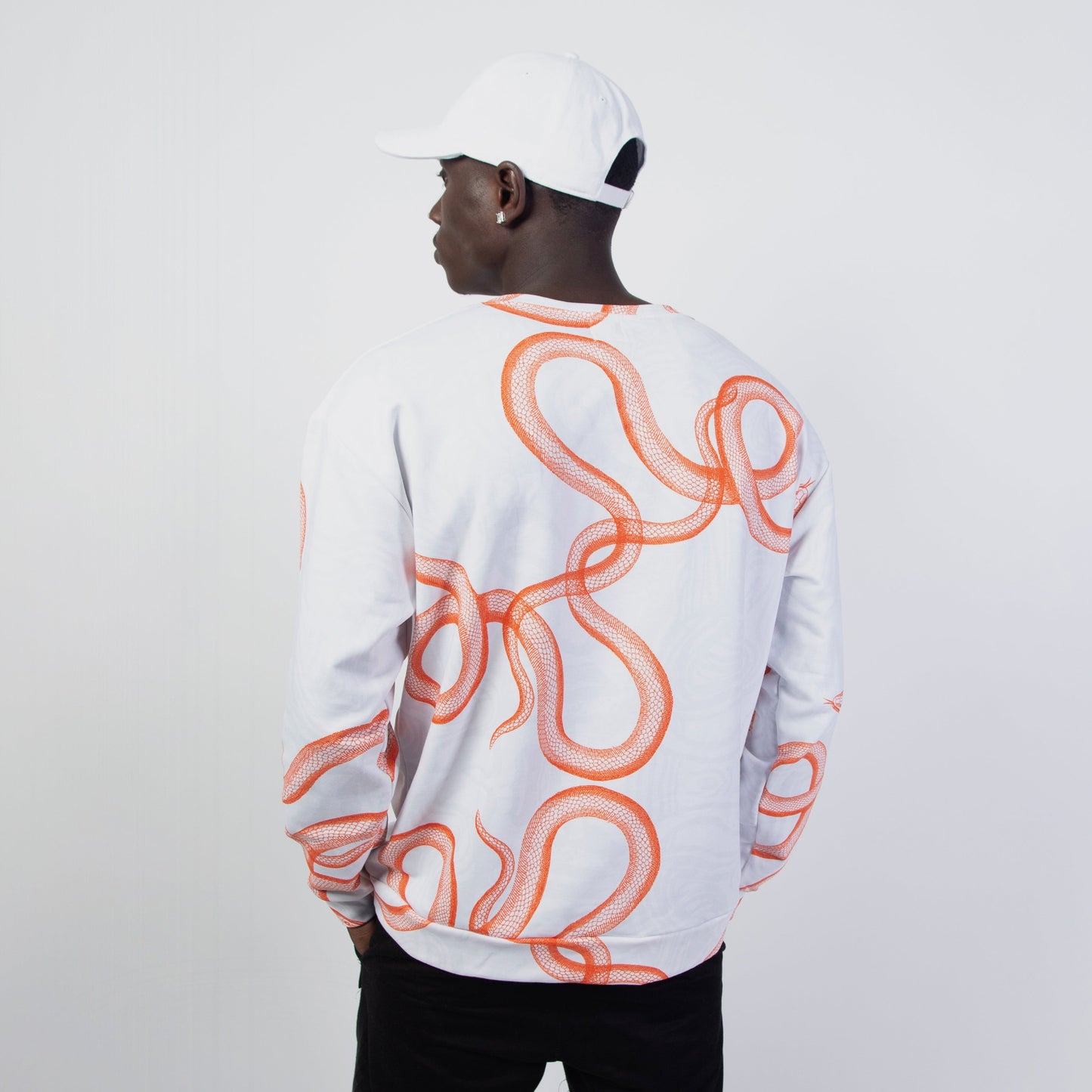 Snake Mars Sweat : un sweat blanc streetwear doux et léger, chaud et confortable, design serpent. MORE on www.orangemarsofficial.com / ORANGE MARS OFFICIAL