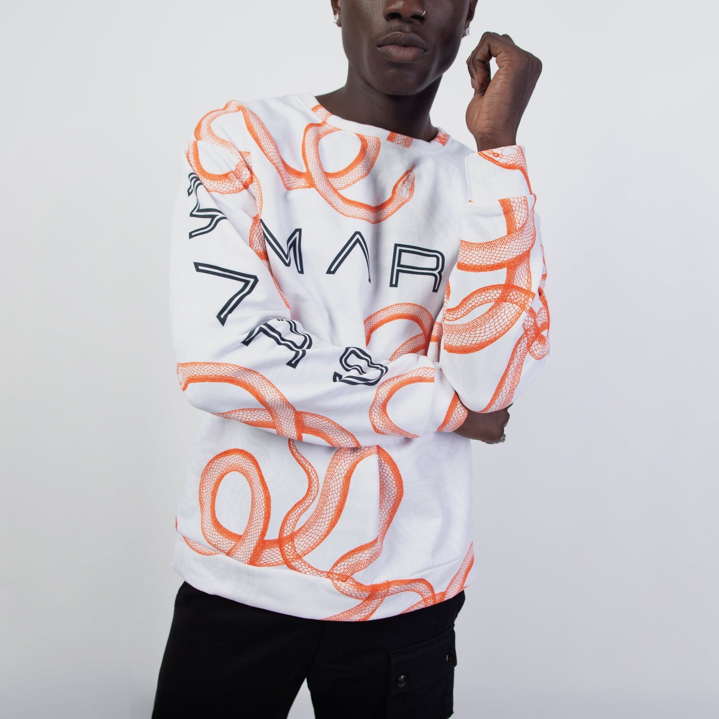Snake Mars Sweat : un sweat blanc streetwear doux et léger, chaud et confortable, design serpent. MORE on www.orangemarsofficial.com / ORANGE MARS OFFICIAL